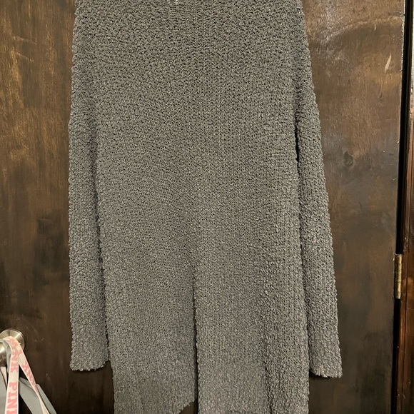 Cozy Chunky Gray Women's Sweater - Picture 2 of 4